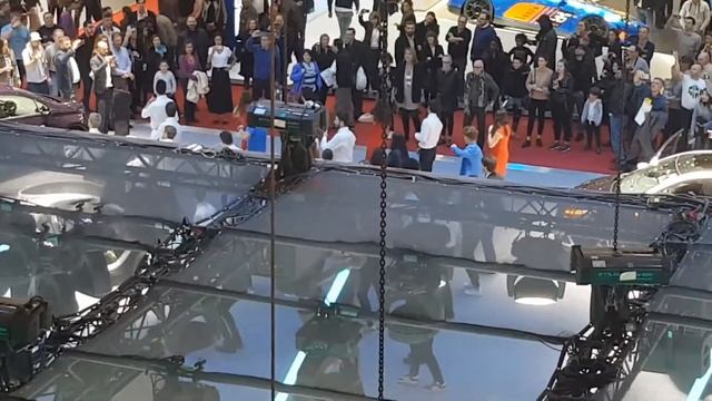 Renault Flash Mob at Geneva Motor Show 2018 смотреть онлайн