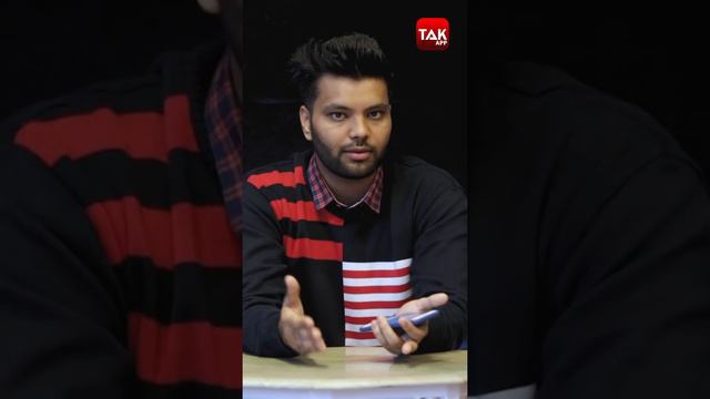 MOTO RAZR First Impressions 🔥🔥🔥 | Tech Tak смотреть онлайн