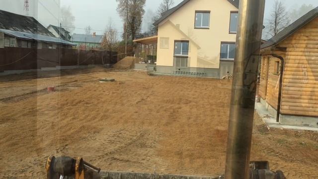 Выравнивание участка трактором под посадку газона. смотреть онлайн