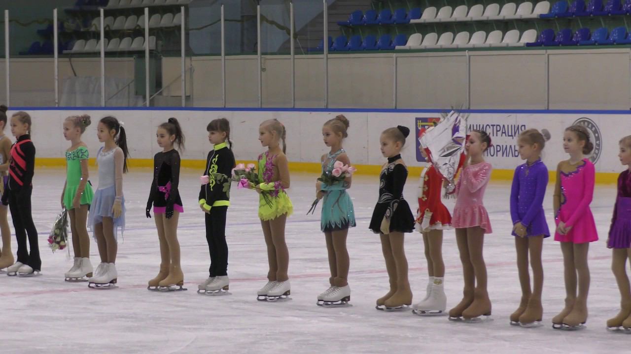 Первое выступление фигуристов из Дудинки. Награждение Норильск 10.01.2019 смотреть онлайн