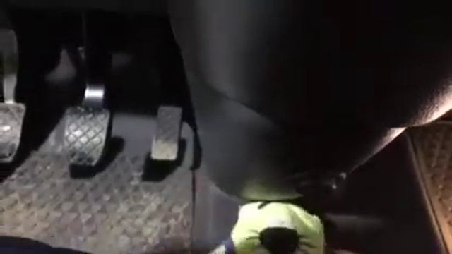 Механическое противоугонное устройство установили на Фольксваген Каравелла. Замок кпп Фортус смотреть онлайн