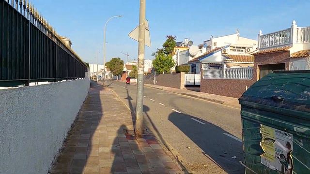 Красивые испанские улочки ( в поселке Los Alcazares) смотреть онлайн