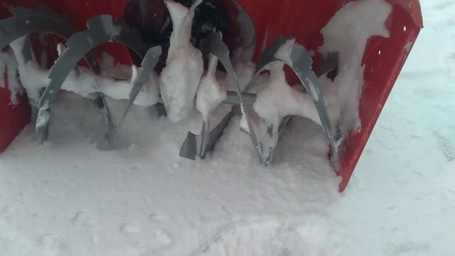 #Снегоуборщик на гусеницах #Kettama300 захват 860 х 540, 13 л.с смотреть онлайн