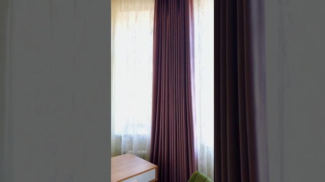 весенние оттенки зеленого и лилового в интерьере, шторы смотреть онлайн