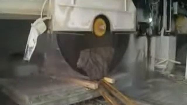 Обработка камня в цехе - Stone working in the shop смотреть онлайн