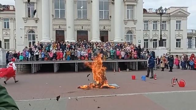 Сжигание чучела Масленицы. Дворец пионеров (06.03.2022) смотреть онлайн