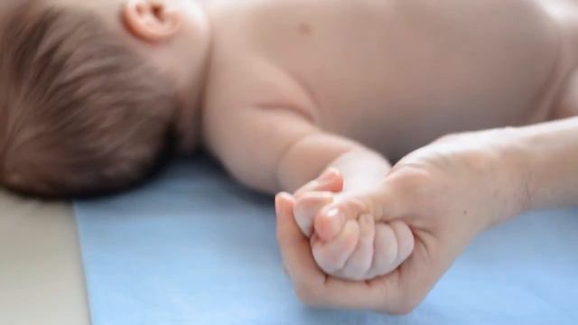 Массаж для ребенка 1 3 месяца. Bubchen Масло для младенцев смотреть онлайн