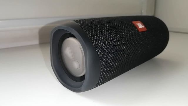 Колонка JBL FLIP 5 LFM 60% Bass Test смотреть онлайн