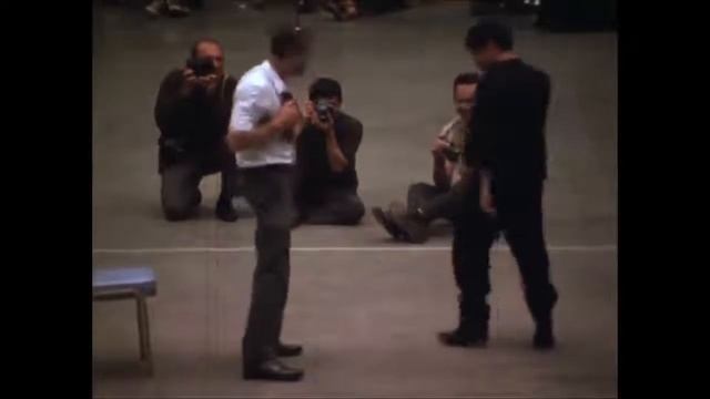 Дюймовый удар Брюса Ли смотреть онлайн