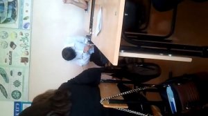 Парень целый урок хочет в туалет,а его не выпускают :D угар)