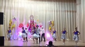 Танцевальный коллектив "Сюрприз" танец "Сегодня праздник у девчат"