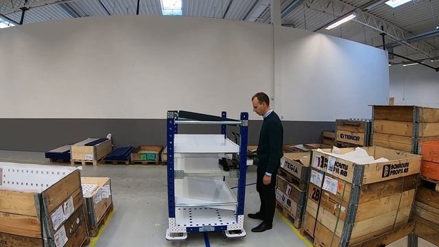 Loading AGV with parts and sending away | FlexQube | Automation you're ready for смотреть онлайн