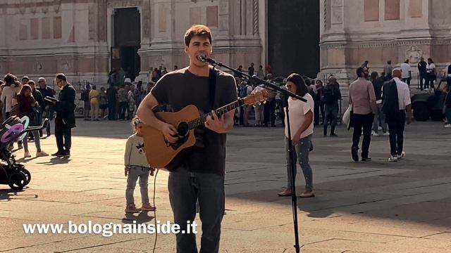 Pietro Motta Live in Piazza Maggiore #Bologna смотреть онлайн