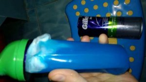 Лайфхак,Что делать если закончилось давление в баллончике для бритья.