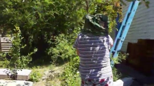 Тётя Элеонора на отдыхе.В гостях у племянника на даче. смотреть онлайн