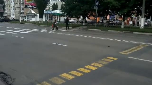 В Белгороде на смену муляжам видео-камер пришёл 3D лежачий полицейский смотреть онлайн