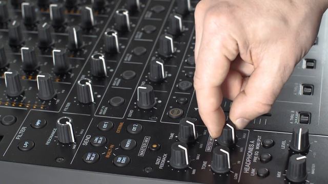 Amazona.de - Review Pioneer DJM-V10 / Walktrough & Soundbeispiele смотреть онлайн