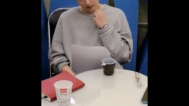 Елена Зейферт "Мир внутри слова". Обсуждение стихов Ксении Холдоенко 24 04 2021 (3 часть) смотреть онлайн