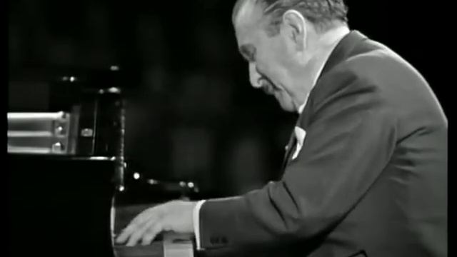 Claudio Arrau Beethoven "Moonlight Sonata" (Full) смотреть онлайн