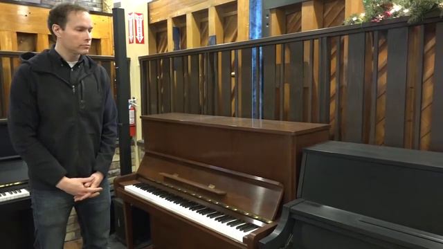 1987 Yamaha 48" Upright Piano (Walnut Finish) смотреть онлайн