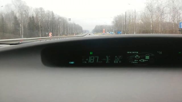 Максимальная скорость Тойота Приус 30 Разгон до максимальной скорости 194 км/ч смотреть онлайн