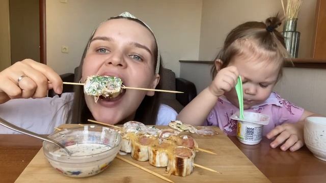 МУКБАНГ шашлычки из сосисок ? / Mukbang не ASMR