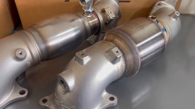 Battle of the downpipes Fk8 Type R PRL vs. RV6 What are the differences? смотреть онлайн