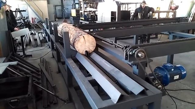 Транспортер продольный для бревен с толкателями. https://pila54.ru/product/brevnotaska/ смотреть онлайн