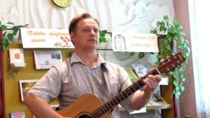 Песню «На горе, на горочке стоит колоколенка» поёт Андрей Преснухин