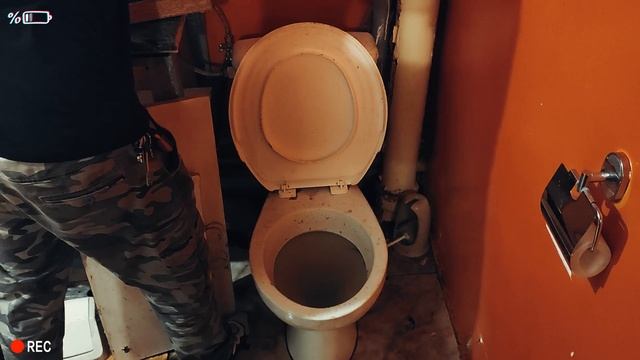 Как устранить засор в туалете, самый эффективный способ смотреть онлайн