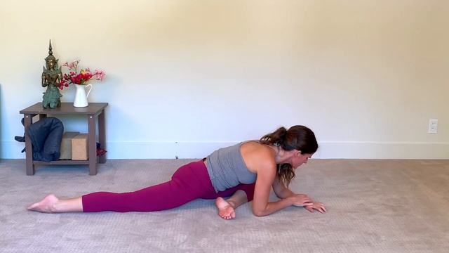 Yin Yoga for Stress Relief {1 hour} | No Props смотреть онлайн