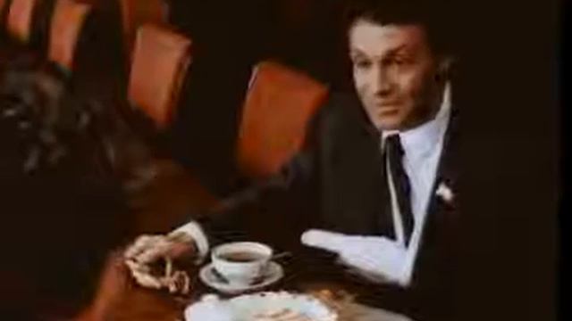 МУЖИК БАБУ ПОГОНЯЛ - МАЛО ЛИ ЧЕГО  С БАБОЙ НЕЗАЛАДИЛОСЬ