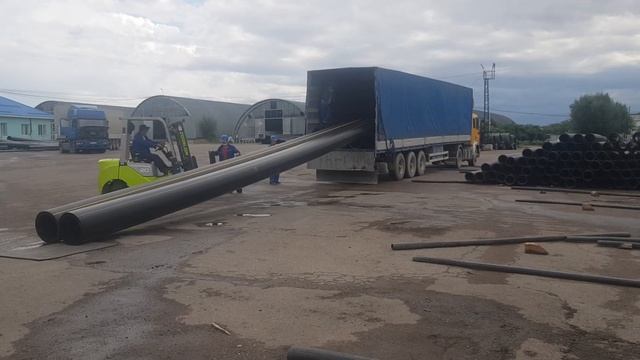 Труба Полиэтиленовая для газа sdr11 д500 процесс погрузки - Abdesh Plast смотреть онлайн