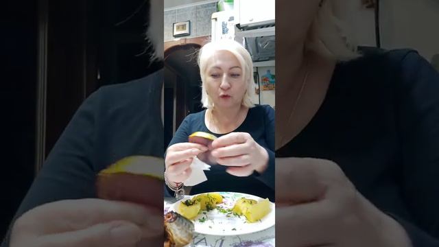 Мукбанг/ картошка и холодного копчения макрель?