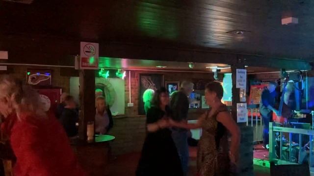 Ice Cold at Angel Farm - Nikki and the Switchblades Fri 21st Oct ‘22 смотреть онлайн