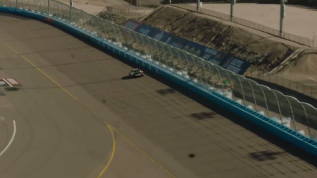 Bubba Wallace, Kyle Larson, Martin Truex Jr. and Harrison Burton make full runs at Phoenix смотреть онлайн