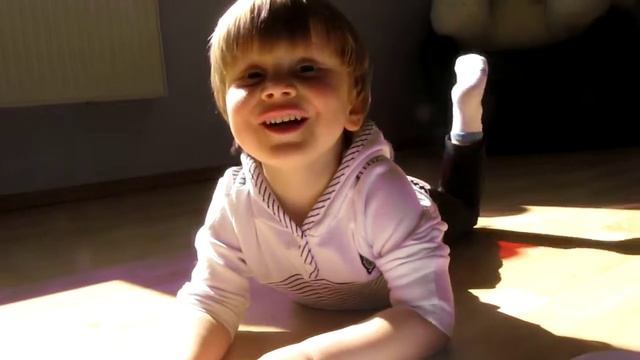 МУХА-ЦОКОТУХА (читает сын Роман...2 года и 6 месяцев) ржака))