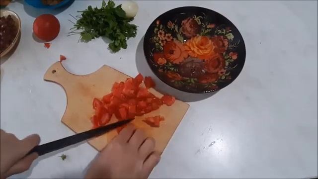 ВКУСНЫЙ САЛАТ ИЗ ФАСОЛИ И ПОМИДОРОВ. смотреть онлайн