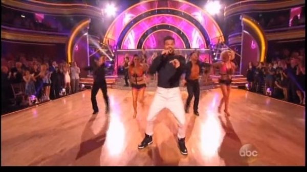 RICKY MARTIN  Vida LIVE at DWTS