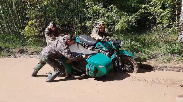Грязевой замес на мотоциклах смотреть онлайн