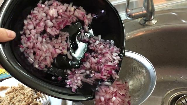 Салат из печени трески "Северное сияние". Рецепт с яйцами, авокадо и сыром смотреть онлайн