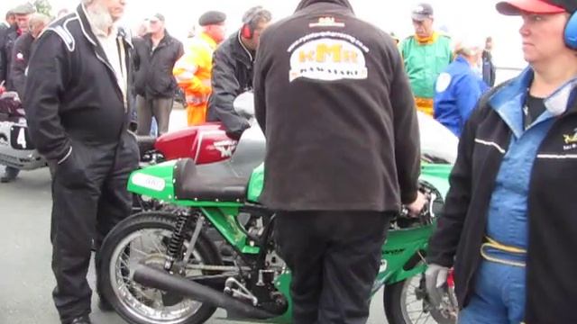 2011 Manx Grand Prix - 500cc Paton Start-up смотреть онлайн