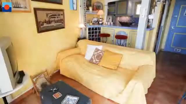 A vendre - PORT GRIMAUD - Grand appartement studio mezzanine avec vue canal (ref. A312-631) смотреть онлайн