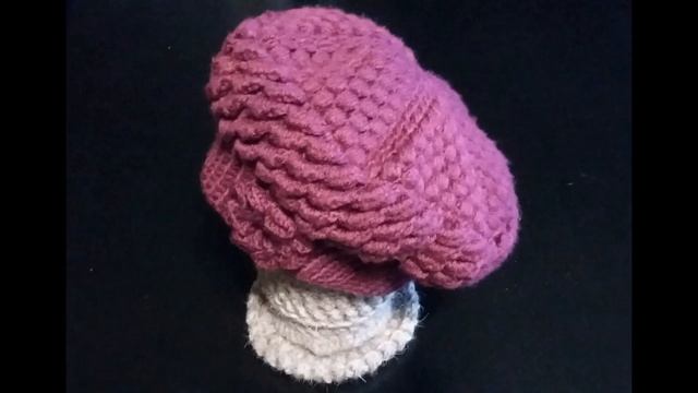 Видеообзор. Вязание: шапка-берет крючком