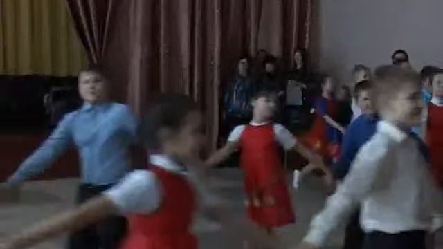 В школах города продолжается проект 'Танцующая школа'. Март 2013 год. смотреть онлайн