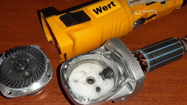 Болгарка Wert EAG 1012E УШМ с регулировкой оборотов