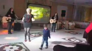 Поздравление юбилярше песней группы  Комбинация