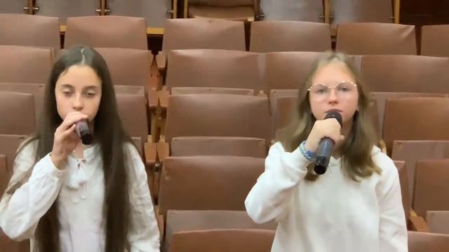 "Наше небо" , автор Катерина Комар, виконує вокальний ансамбль " Дін Дон" смотреть онлайн