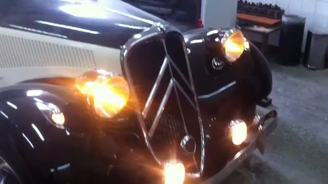 Citroën Traction Avant 1947 in restoration process смотреть онлайн