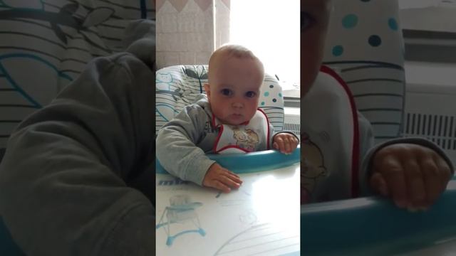 Как малыш не хочет кушать кашу смотреть онлайн